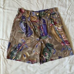 Super cute vintage cotton shorts with golf ball and bag print